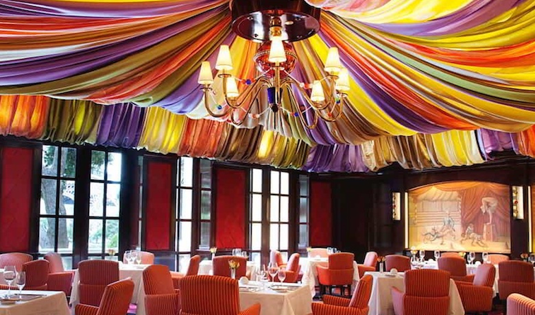 A screenshot of the dining area at Le Cirque restaurant in the Bellagio Hotel and Casino Las Vegas