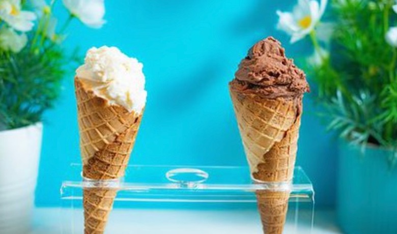 A screenshot of two ice cream cones from Cocolini in Circus Circus Hotel and Casino Las Vegas.